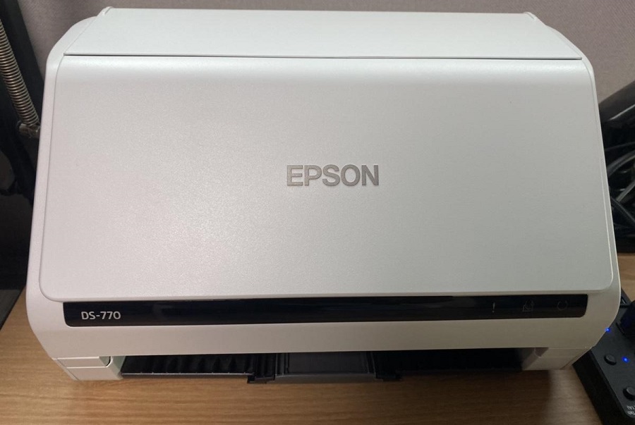 máy quét Epson DS-770 sở hữu thiết kế nhỏ gọn